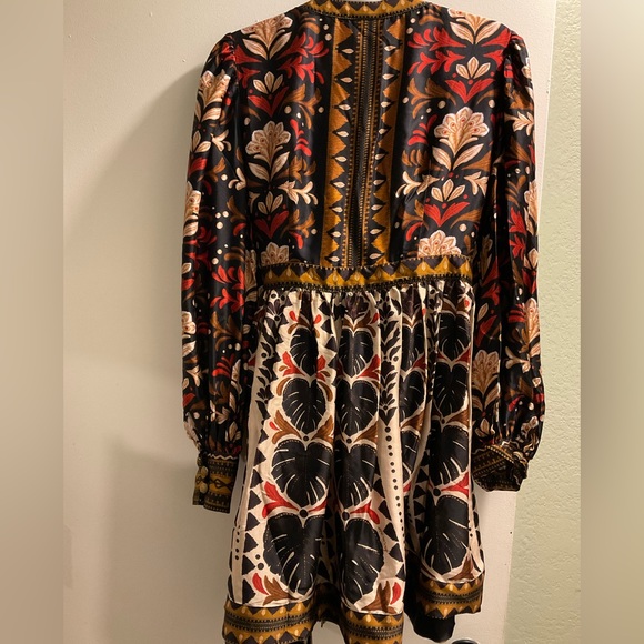 FARM Rio Tapestry Garden Multicolor V Neckline Mini Dress - Picture 10 of 12